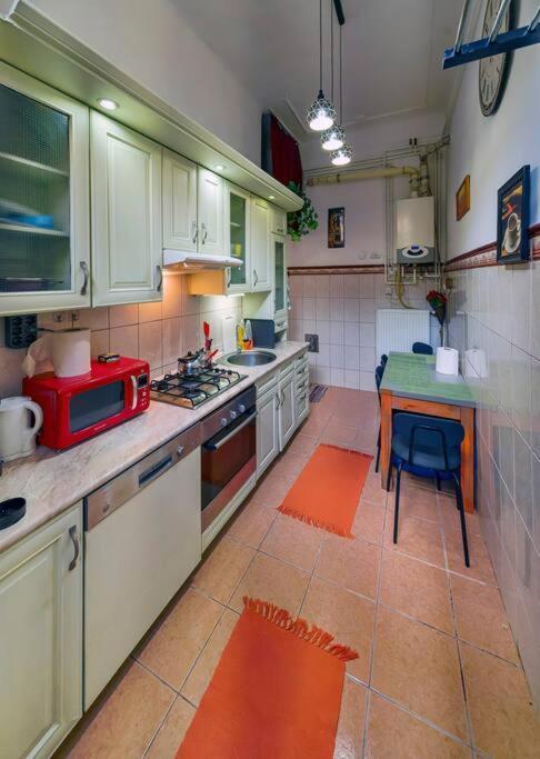 Apartamento Kalvaria With Balcony, Free Parking And Ac Budapest Exterior foto