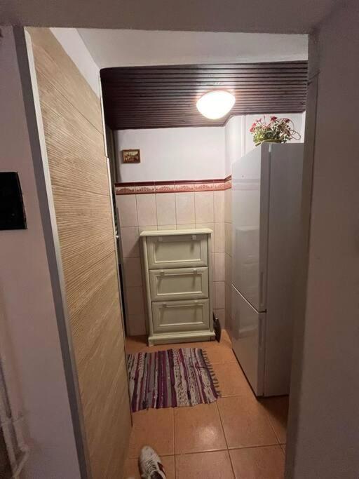 Apartamento Kalvaria With Balcony, Free Parking And Ac Budapest Exterior foto