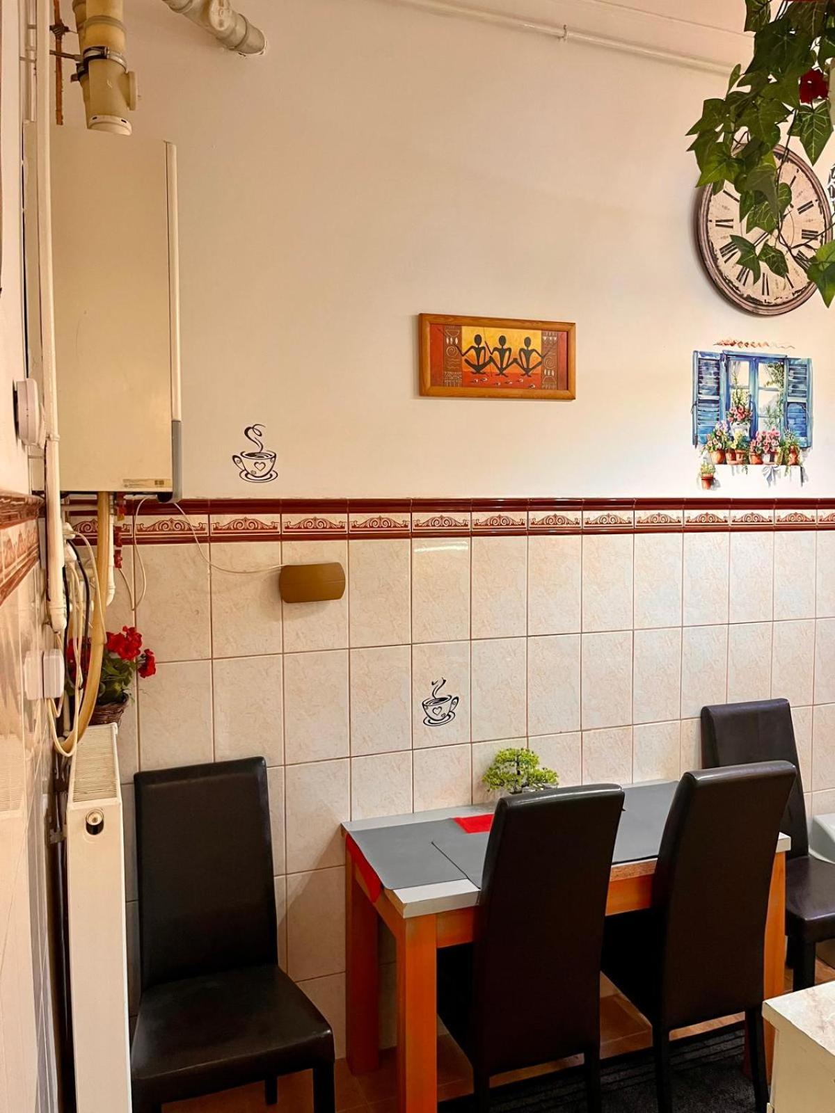 Kalvaria With Balcony, Free Parking And Ac Budapest Exterior foto